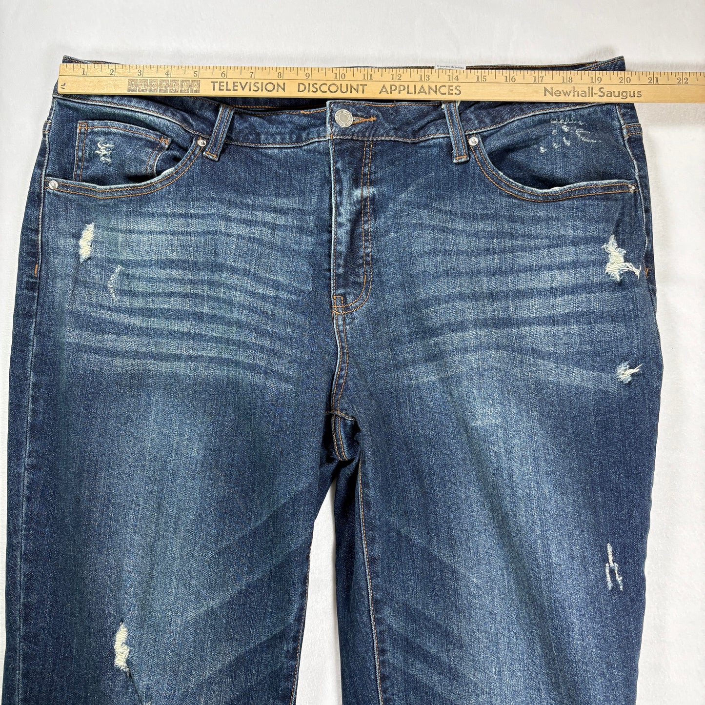 Time and Tru Jeans Women’s 20 Blue Mid Rise Distressed Straight Leg Denim