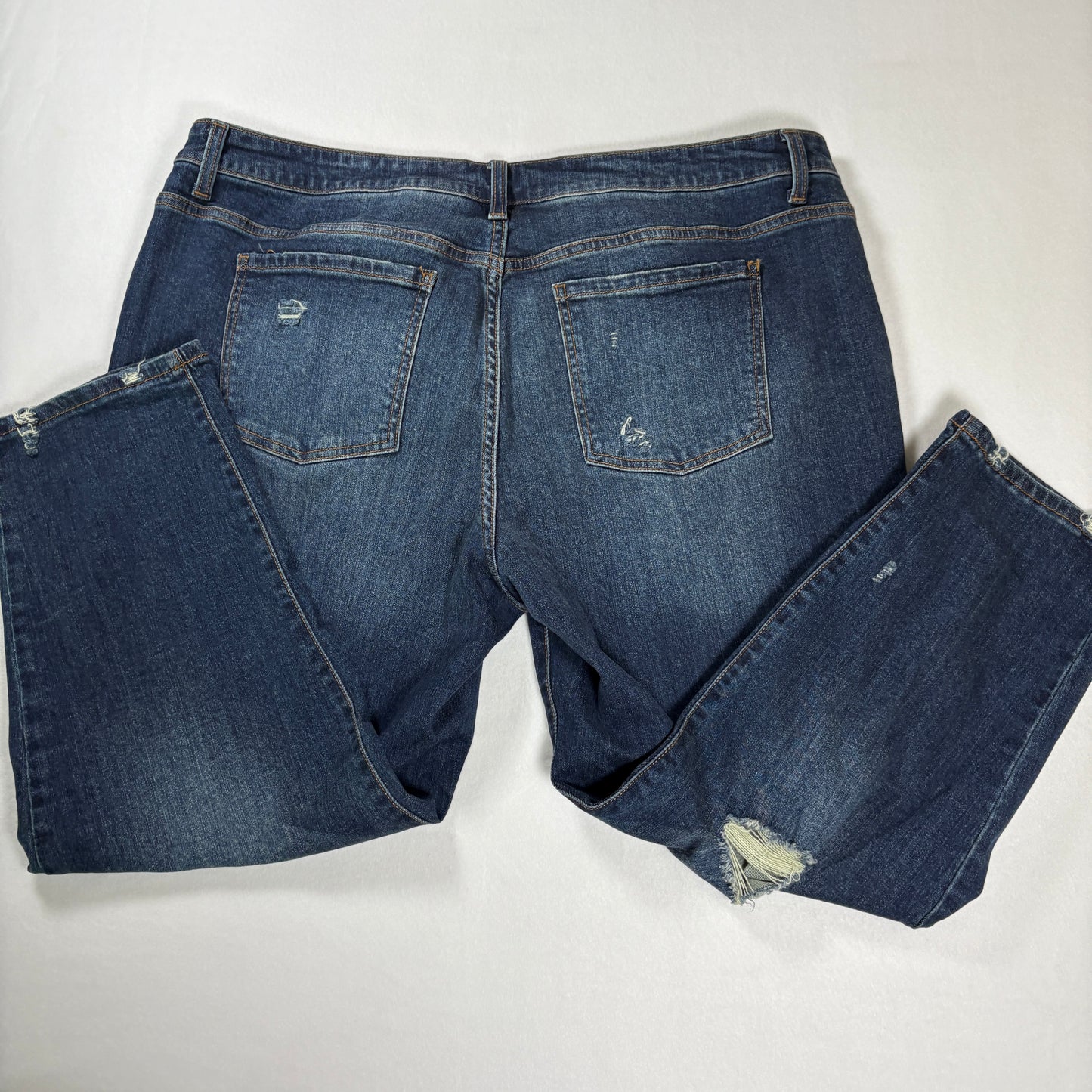 Time and Tru Jeans Women’s 20 Blue Mid Rise Distressed Straight Leg Denim