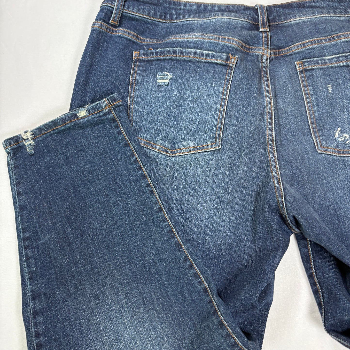 Time and Tru Jeans Women’s 20 Blue Mid Rise Distressed Straight Leg Denim