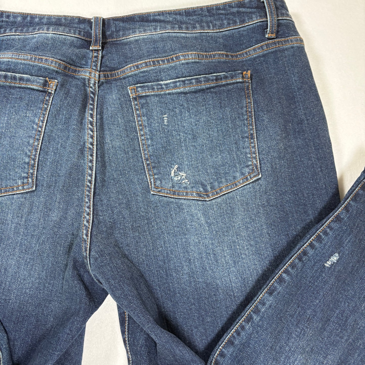 Time and Tru Jeans Women’s 20 Blue Mid Rise Distressed Straight Leg Denim