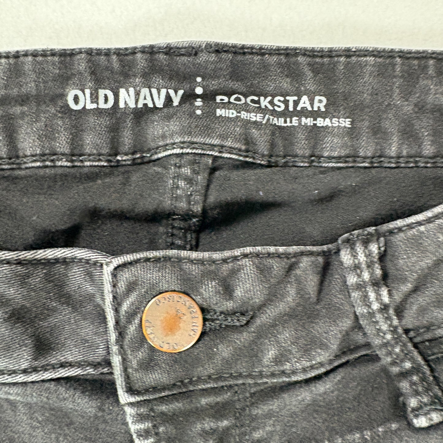 Old Navy Rockstar Jeans Women’s 12 Long Black Mid Rise Skinny Stretch Denim