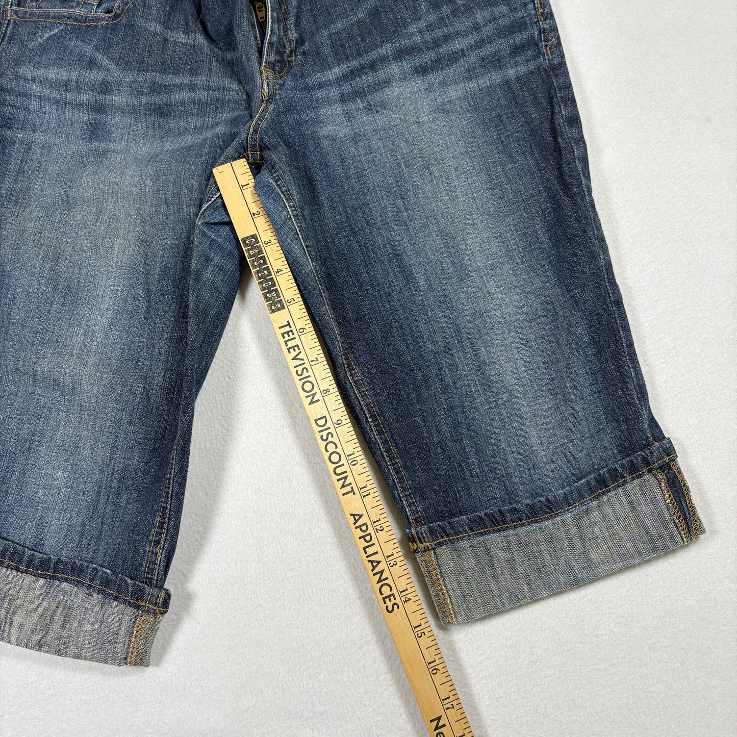 Mossimo womens denim capris size 15 blue jeans cuffed Y2K grunge 90s stretch