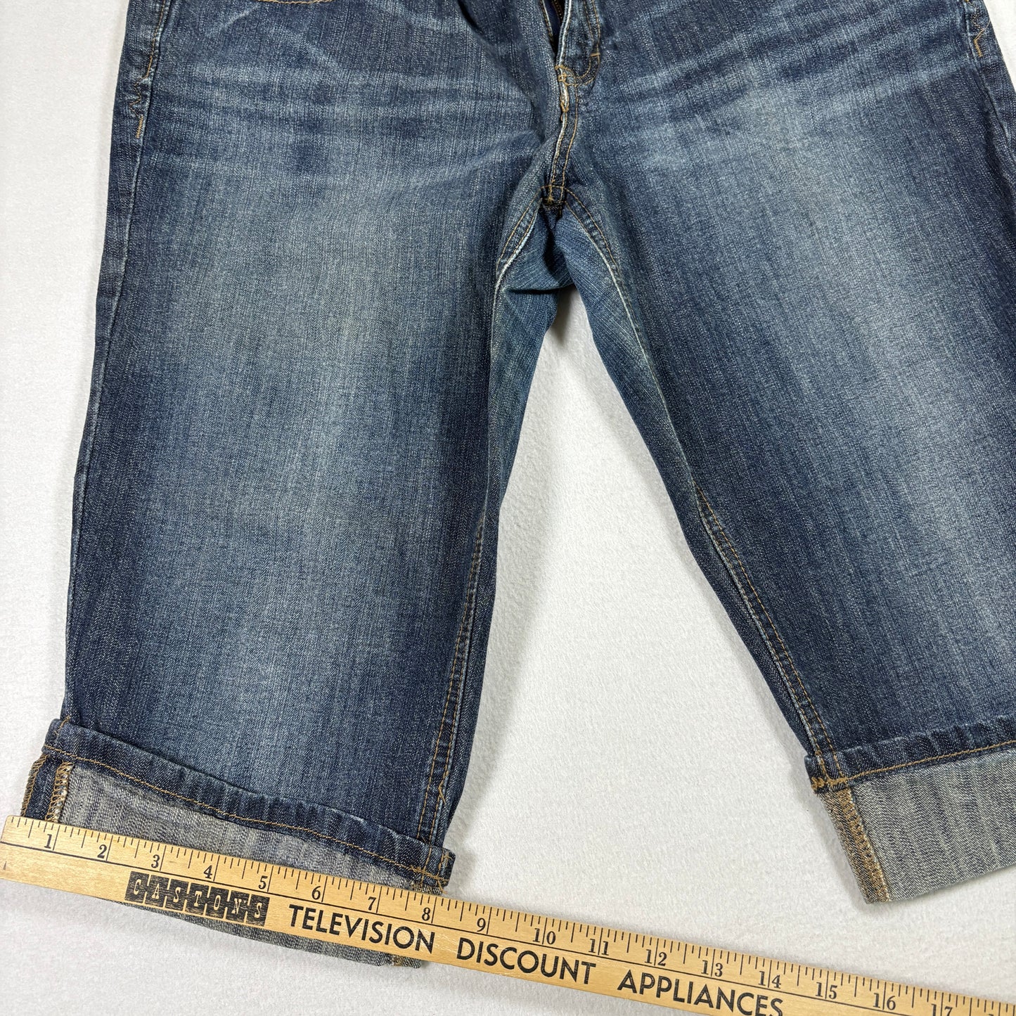 Mossimo womens denim capris size 15 blue jeans cuffed Y2K grunge 90s stretch