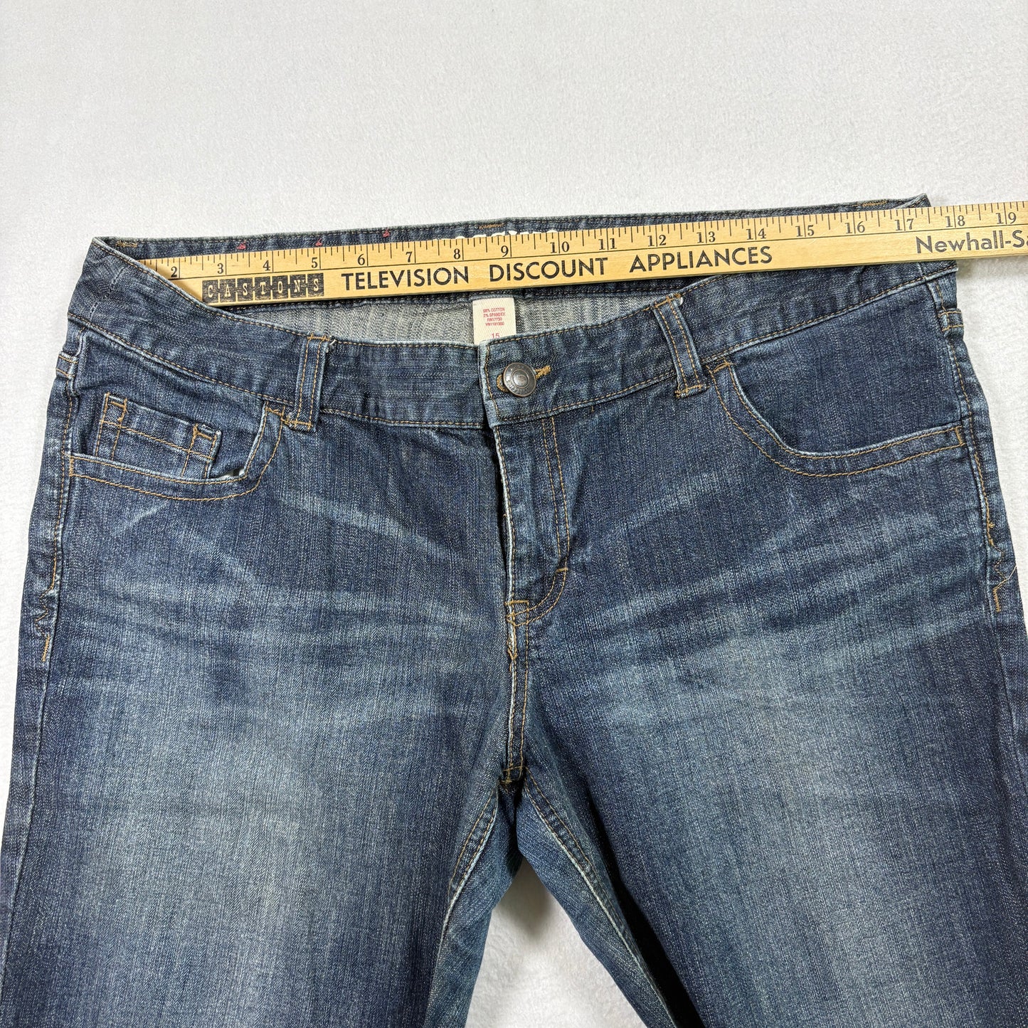 Mossimo womens denim capris size 15 blue jeans cuffed Y2K grunge 90s stretch