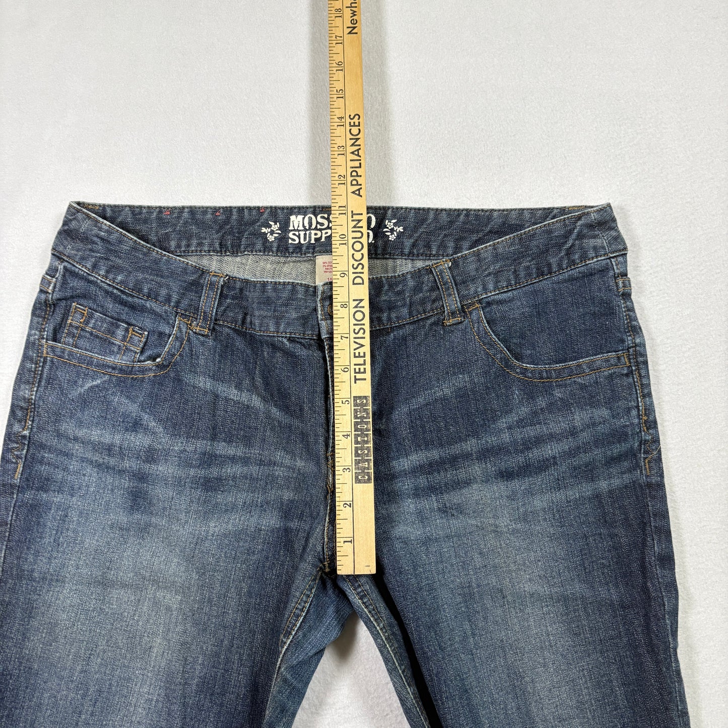 Mossimo womens denim capris size 15 blue jeans cuffed Y2K grunge 90s stretch