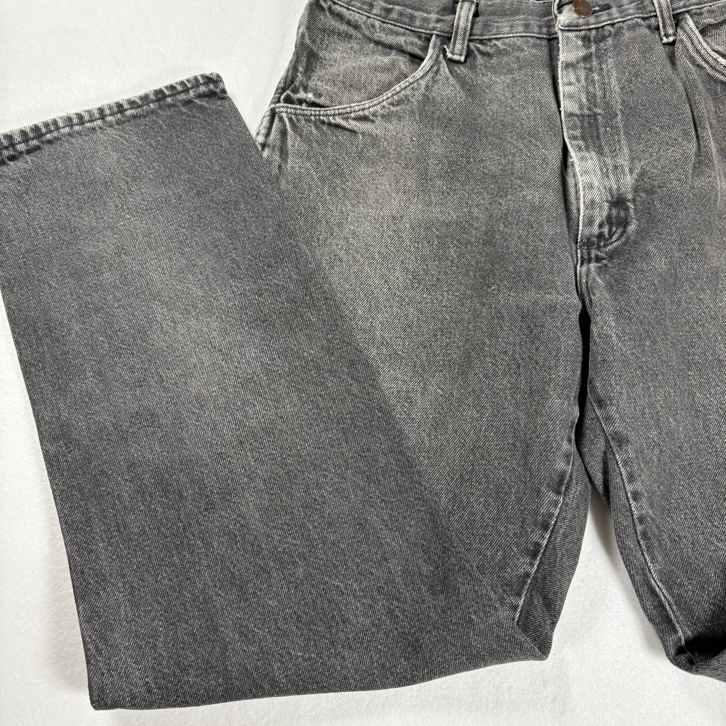 Vintage Jeans Men’s 38x30 Black Gray Wash Straight Leg Denim Pants