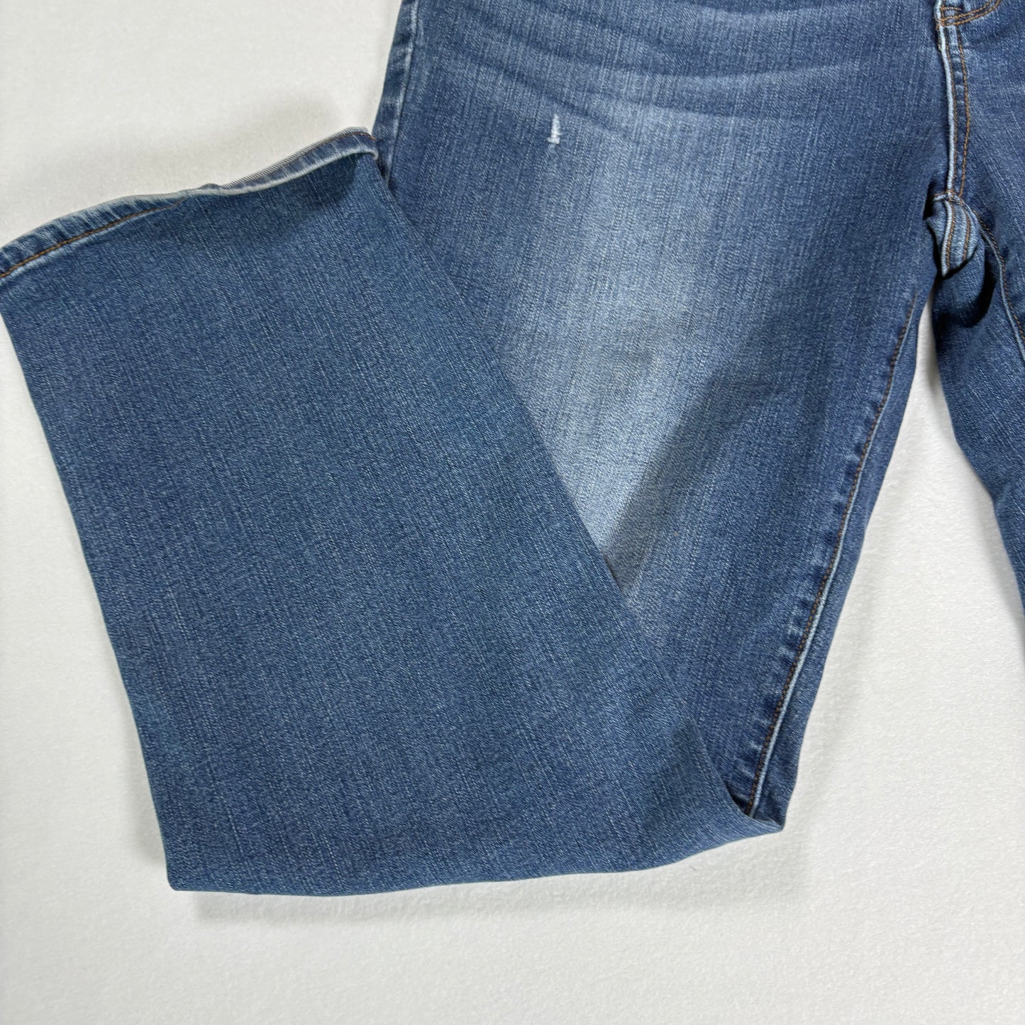 Time and Tru Jeans Women’s 16 Straight Blue Distressed Stretch Mid Rise Denim