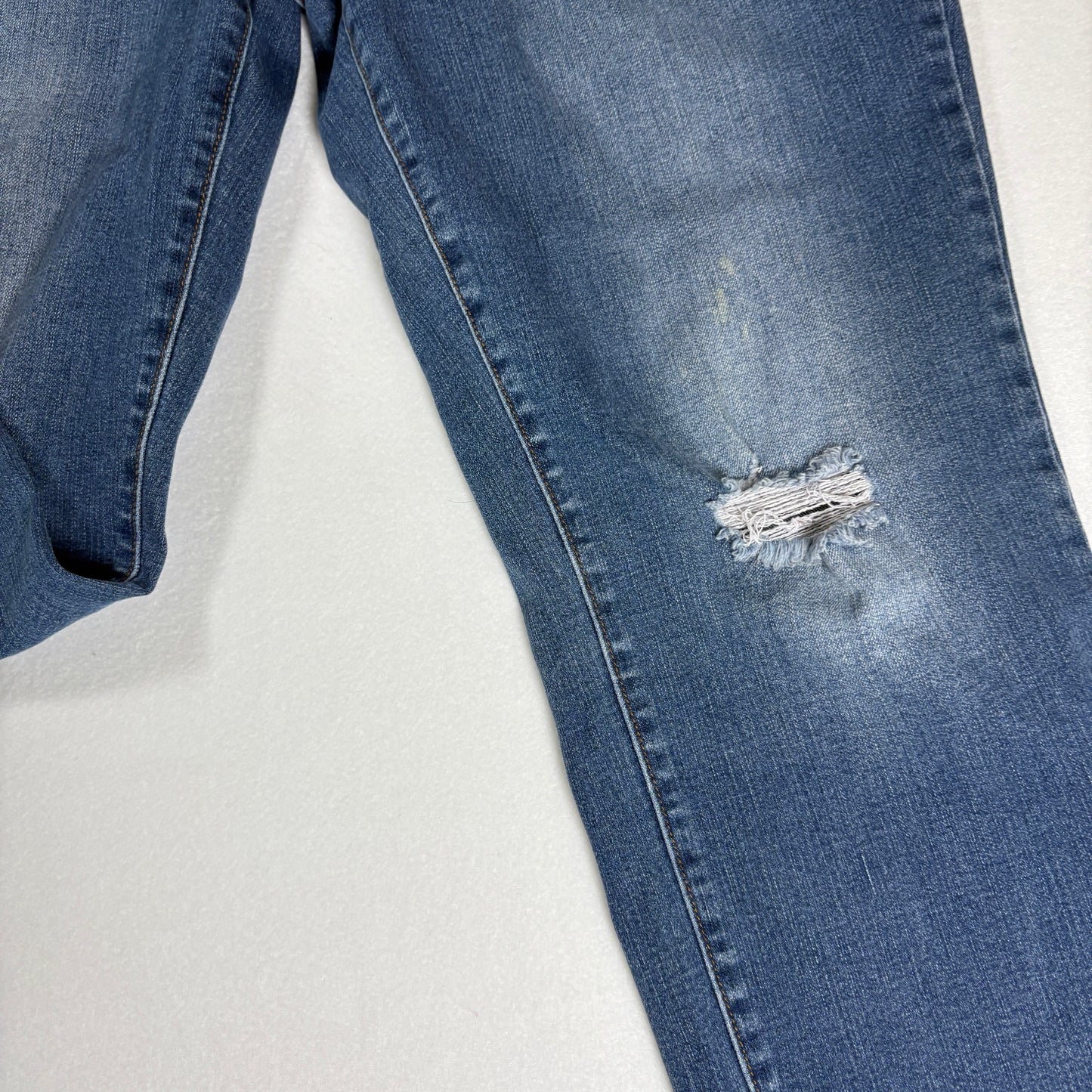 Time and Tru Jeans Women’s 16 Straight Blue Distressed Stretch Mid Rise Denim