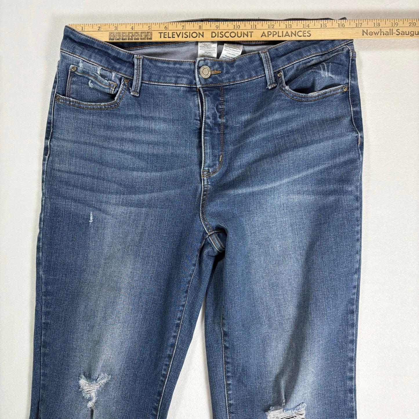 Time and Tru Jeans Women’s 16 Straight Blue Distressed Stretch Mid Rise Denim