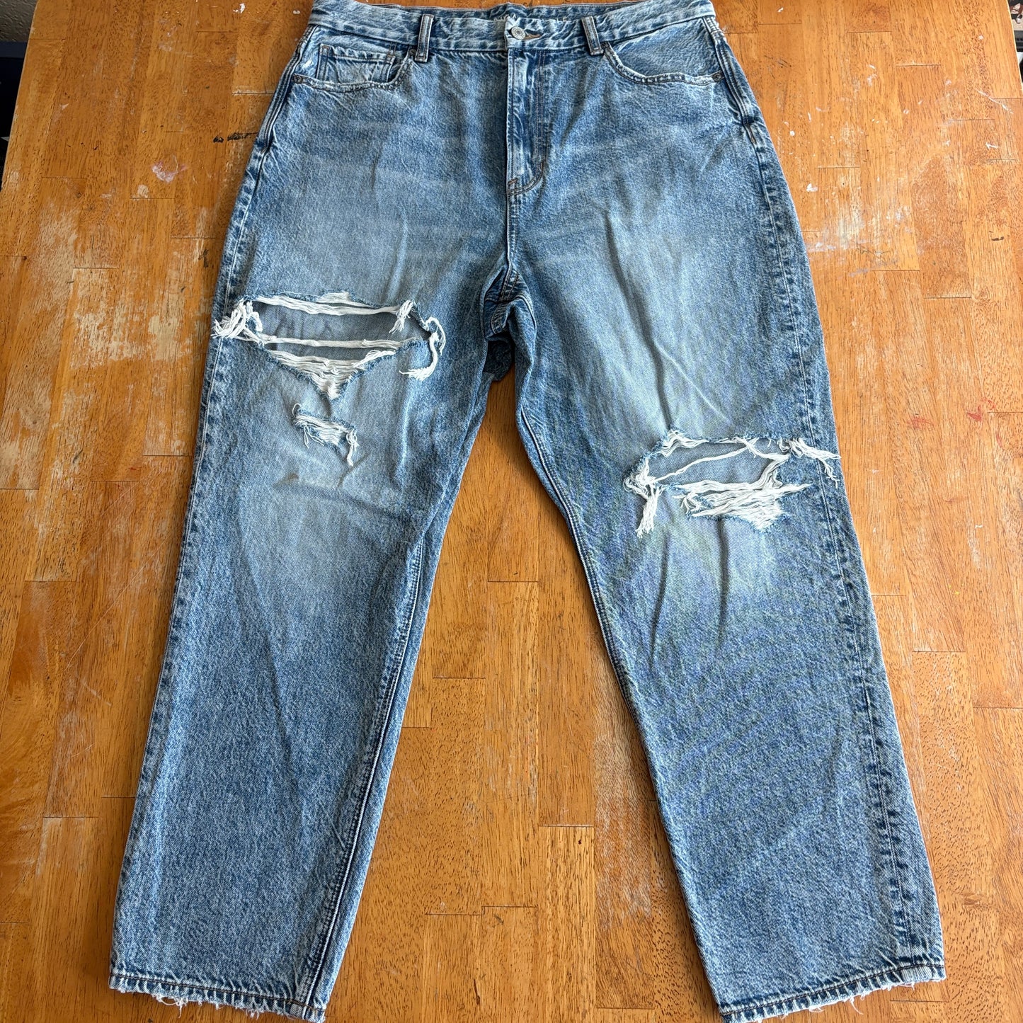 American Eagle Women’s Size 14 Distressed Mom Jeans High Rise 100% Cotton Denim