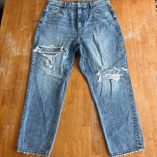 American Eagle Women’s Size 14 Distressed Mom Jeans High Rise 100% Cotton Denim