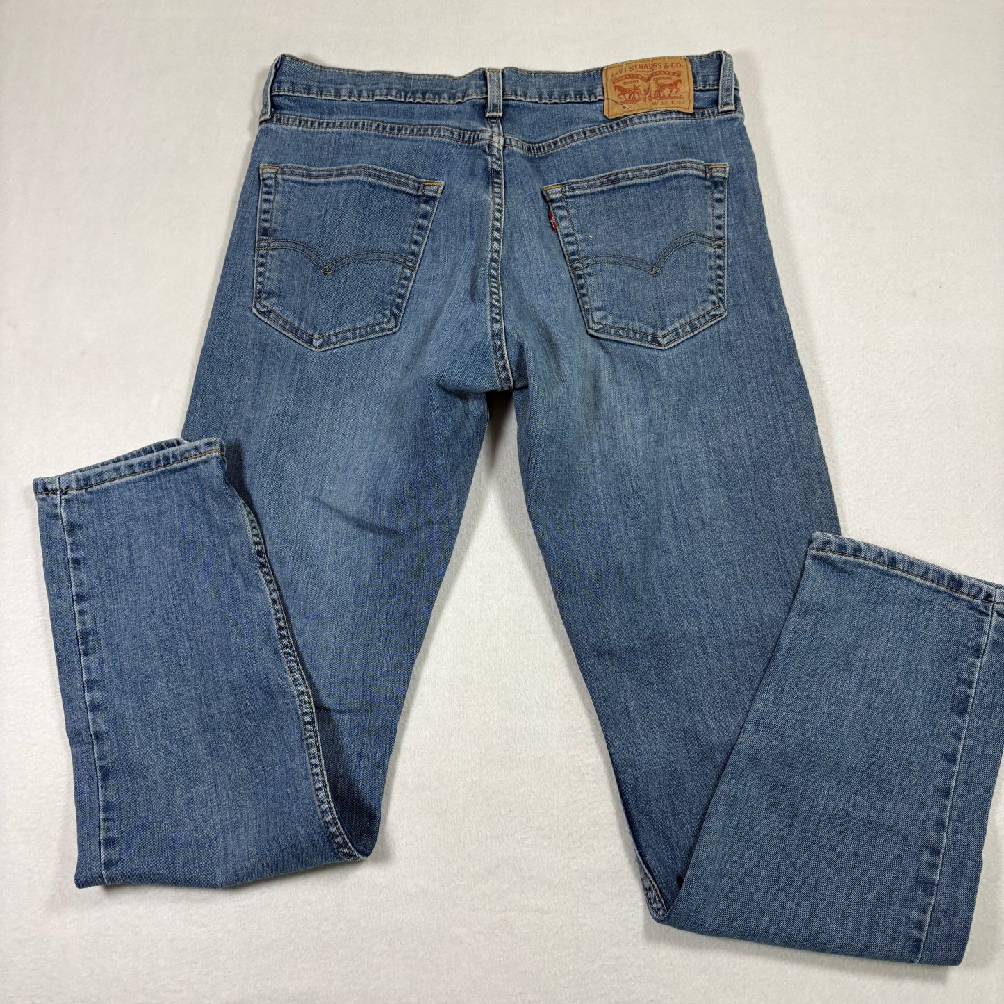 Levis mens 32x32 jeans blue denim straight leg performance stretch distressed