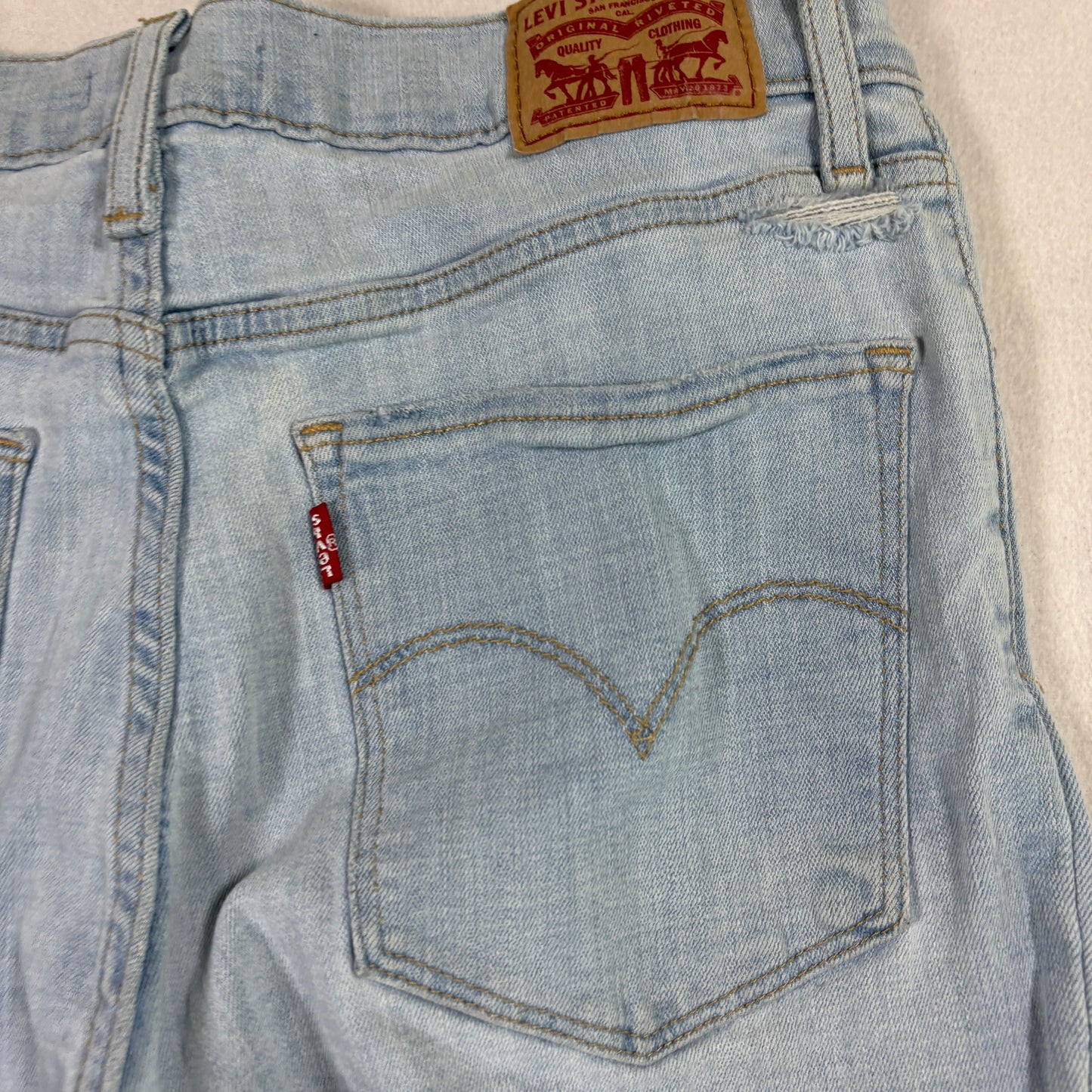 Levi’s Womens 724 High Rise Straight Jeans 29 Light Wash Distressed Y2K Grunge