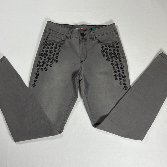Style & Co Denim Women’s Jeans Size 4 Gray Skinny Leg Embroidered Stretch Pants