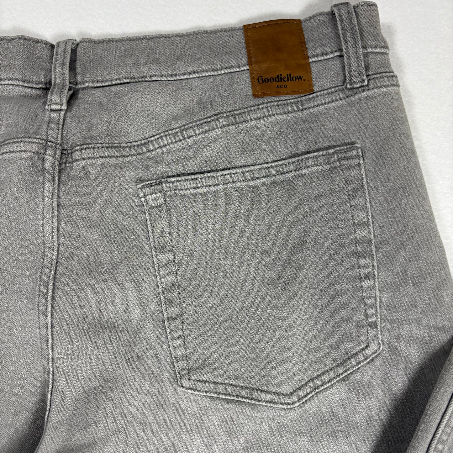 Goodfellow & Co Men’s Gray Jeans Slim Straight Fit Size 38x30