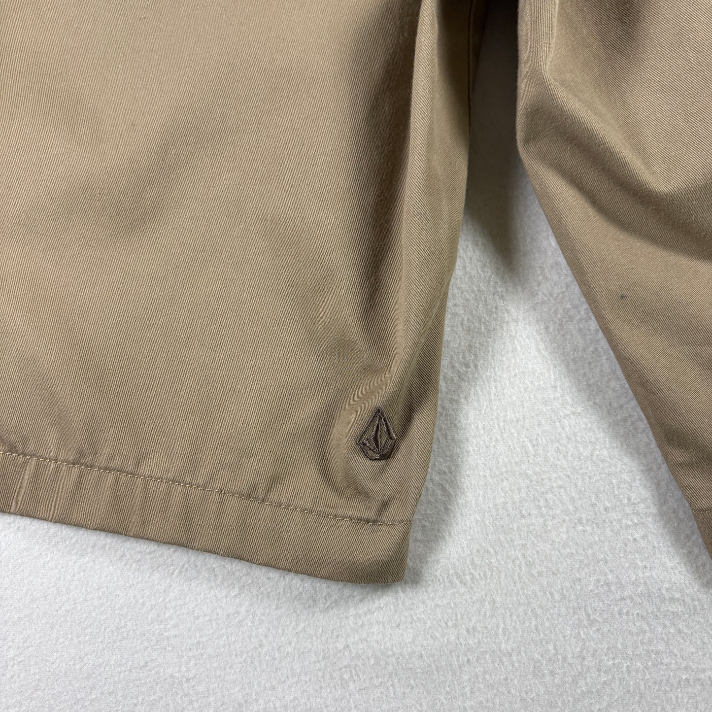 Volcom Mens Shorts Size 32 Khaki Chino Skate Casual Streetwear Y2K Grunge