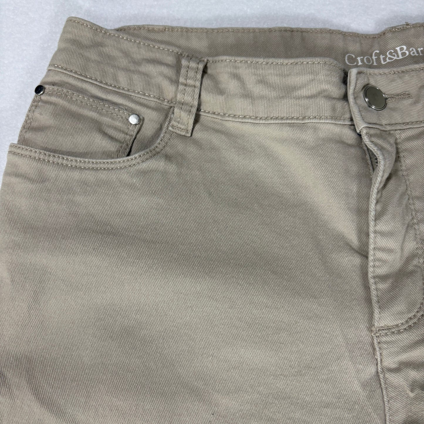 Croft & Barrow Pants Women’s 12 Capri Classic Fit Khaki Stretch Casual