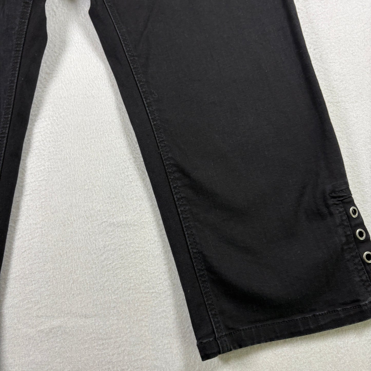 Westbound Womens Black Capri Pants Size 16 Plus Grommet Hem Stretch Y2K Grunge