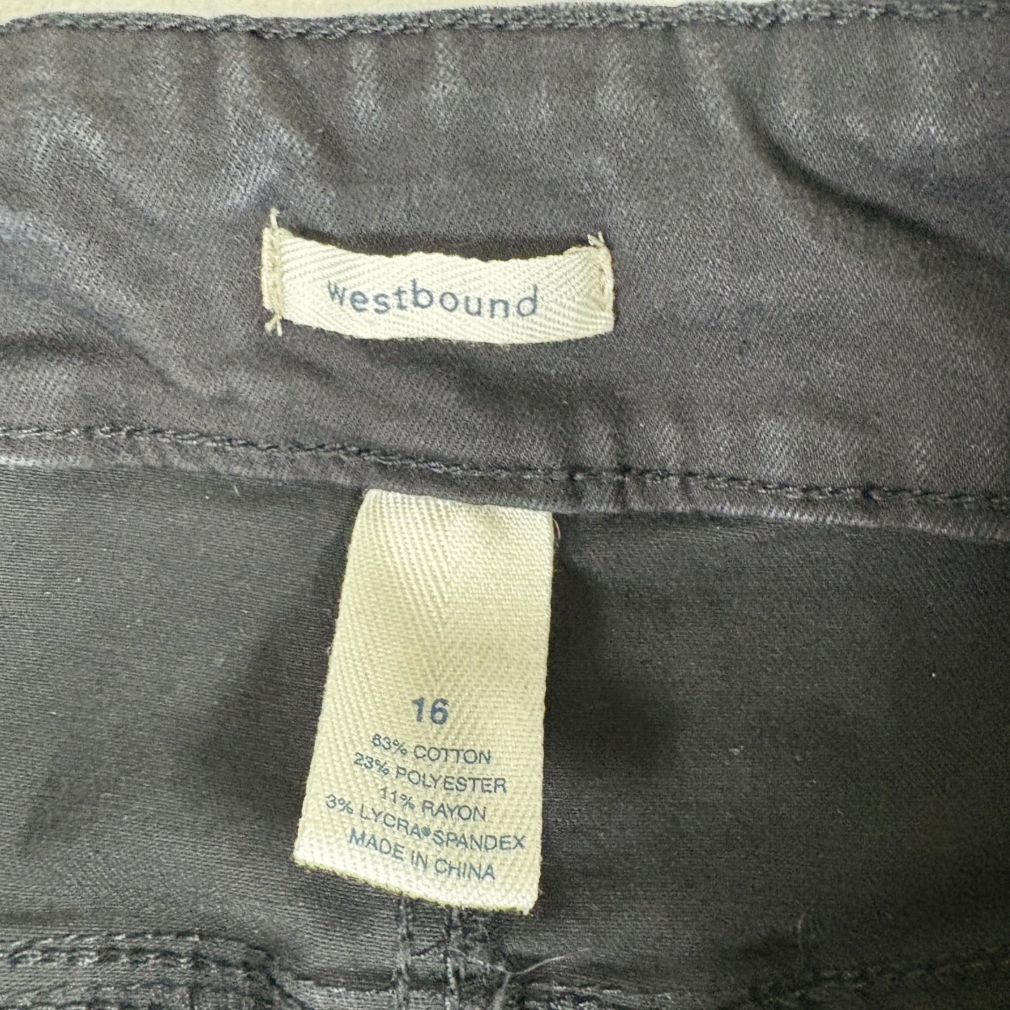 Westbound Womens Black Capri Pants Size 16 Plus Grommet Hem Stretch Y2K Grunge