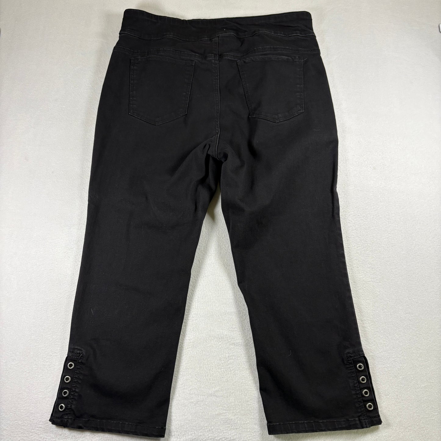Westbound Womens Black Capri Pants Size 16 Plus Grommet Hem Stretch Y2K Grunge