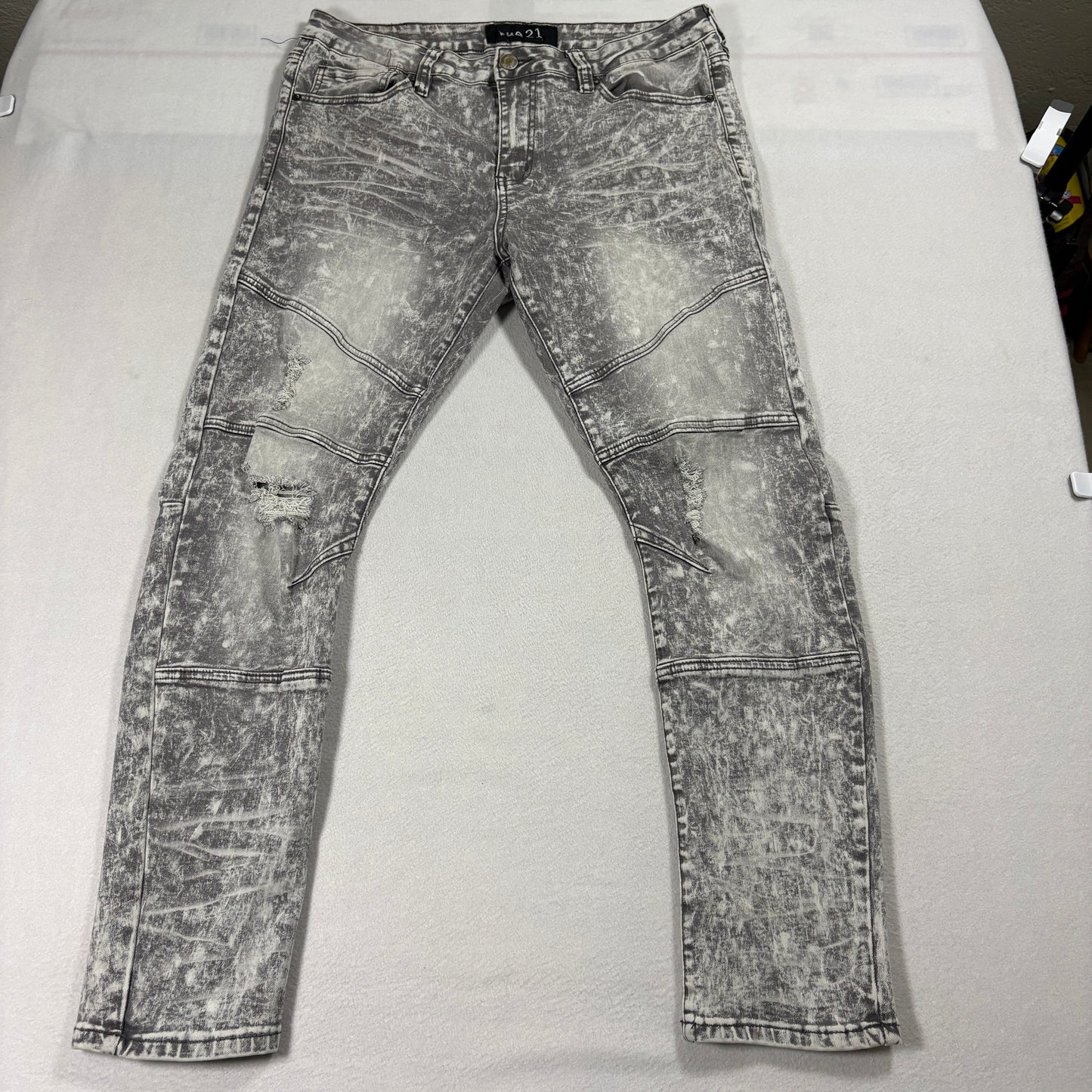 Rue21 Jeans Mens 34x30 Acid Wash Gray Distressed Skinny Supreme Flex Denim