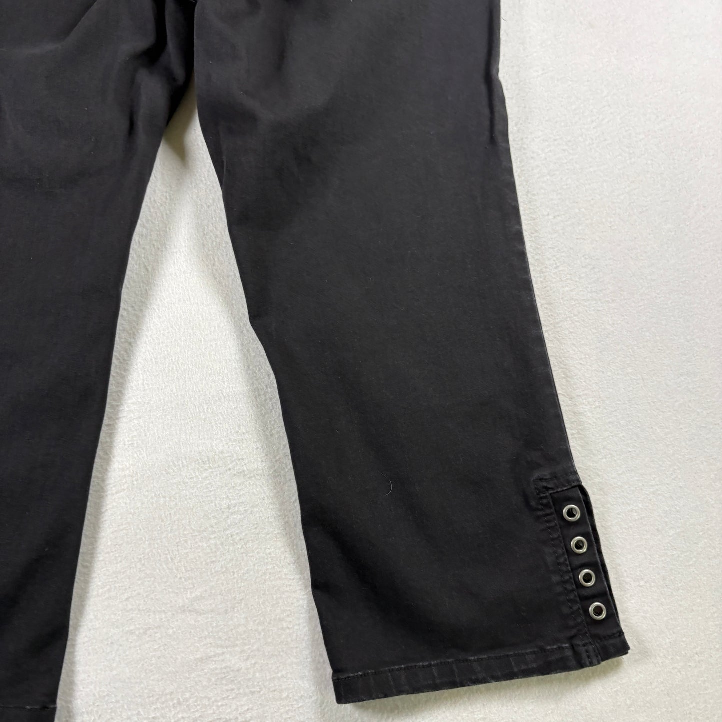 Westbound Womens Black Capri Pants Size 16 Plus Grommet Hem Stretch Y2K Grunge