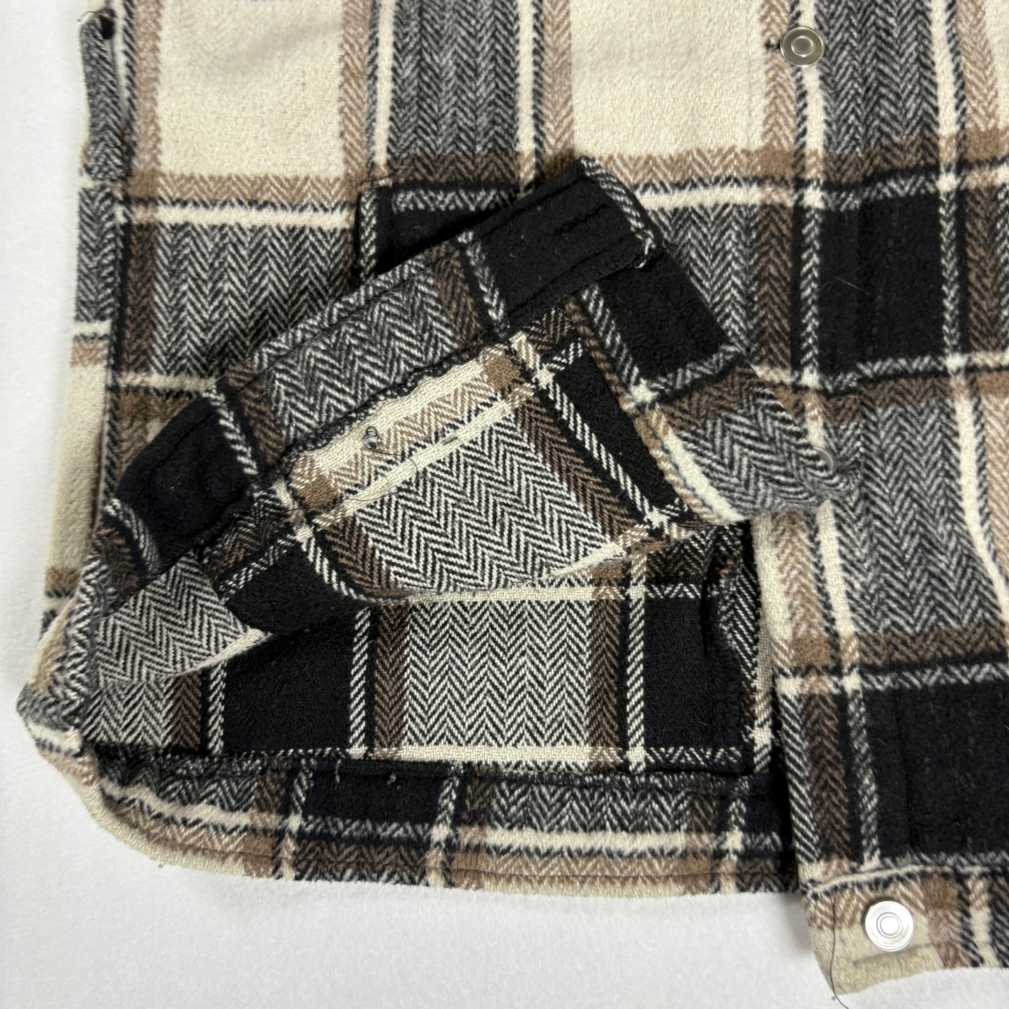 Plaid Flannel Jacket Shacket Men’s Small Beige Brown Black Button Up Overshirt