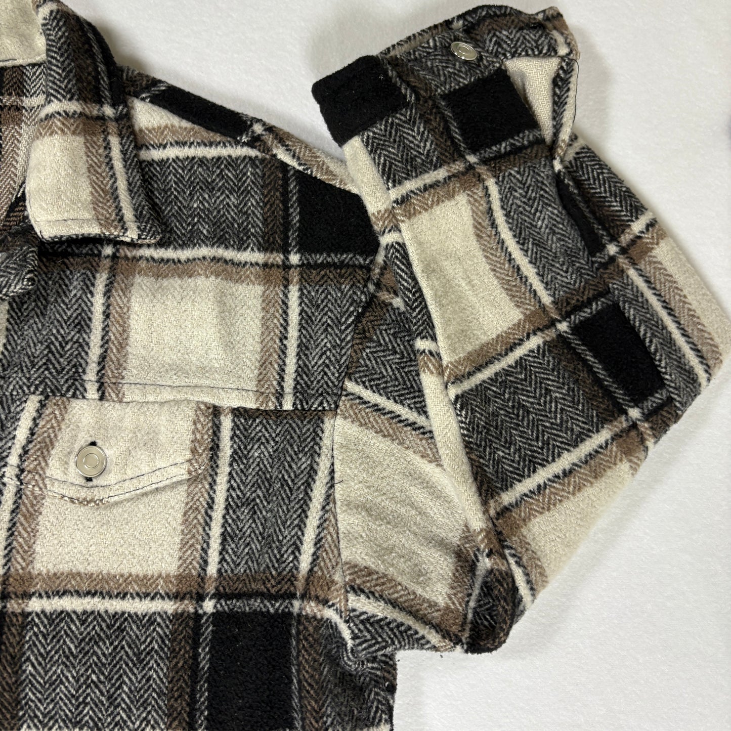 Plaid Flannel Jacket Shacket Men’s Small Beige Brown Black Button Up Overshirt