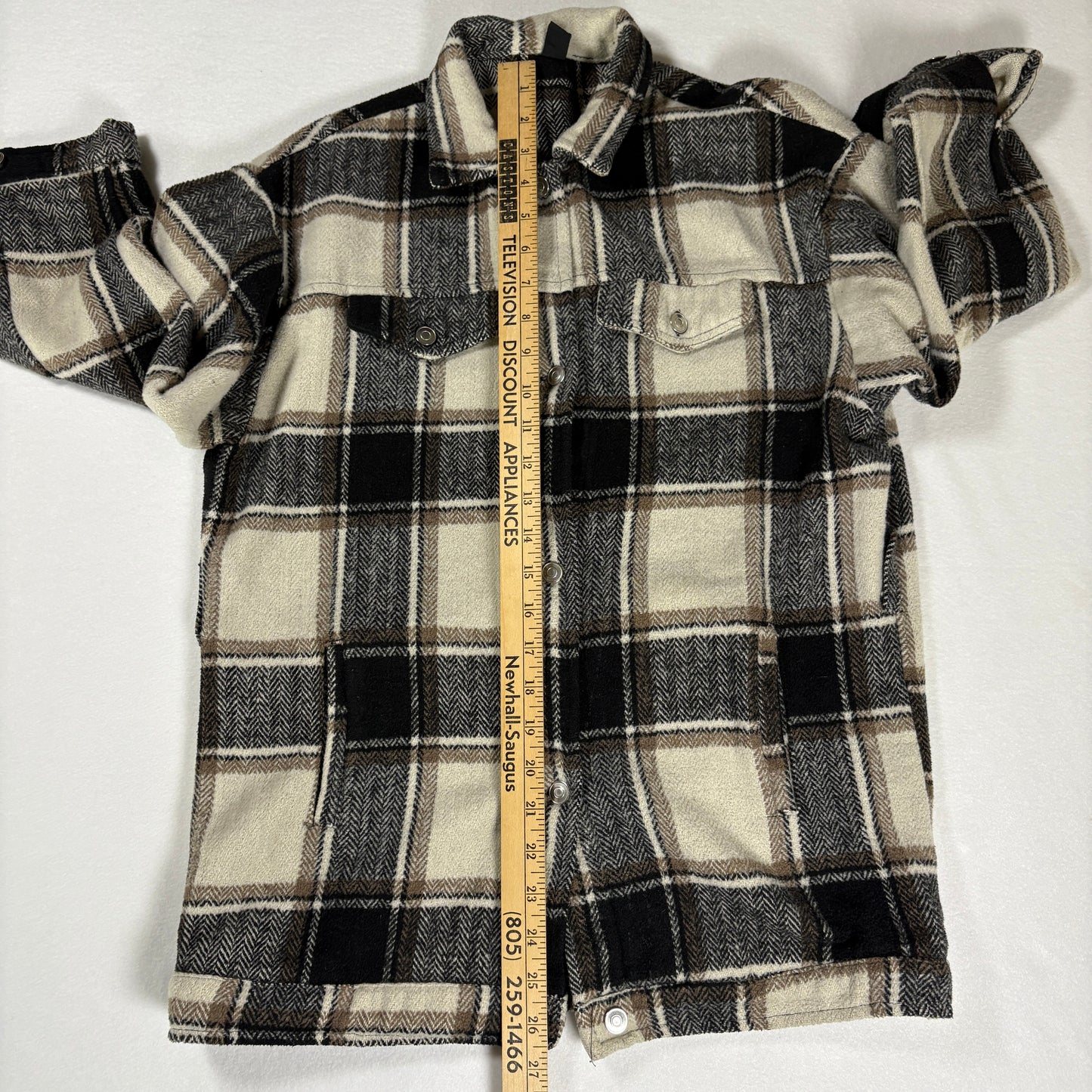 Plaid Flannel Jacket Shacket Men’s Small Beige Brown Black Button Up Overshirt