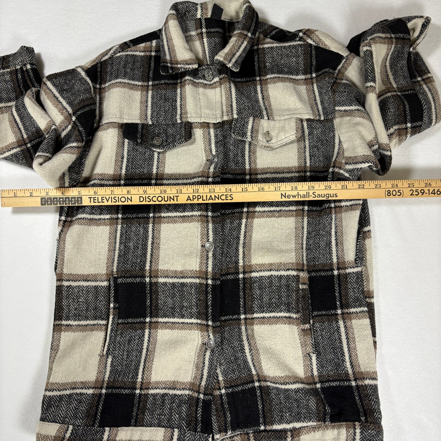 Plaid Flannel Jacket Shacket Men’s Small Beige Brown Black Button Up Overshirt