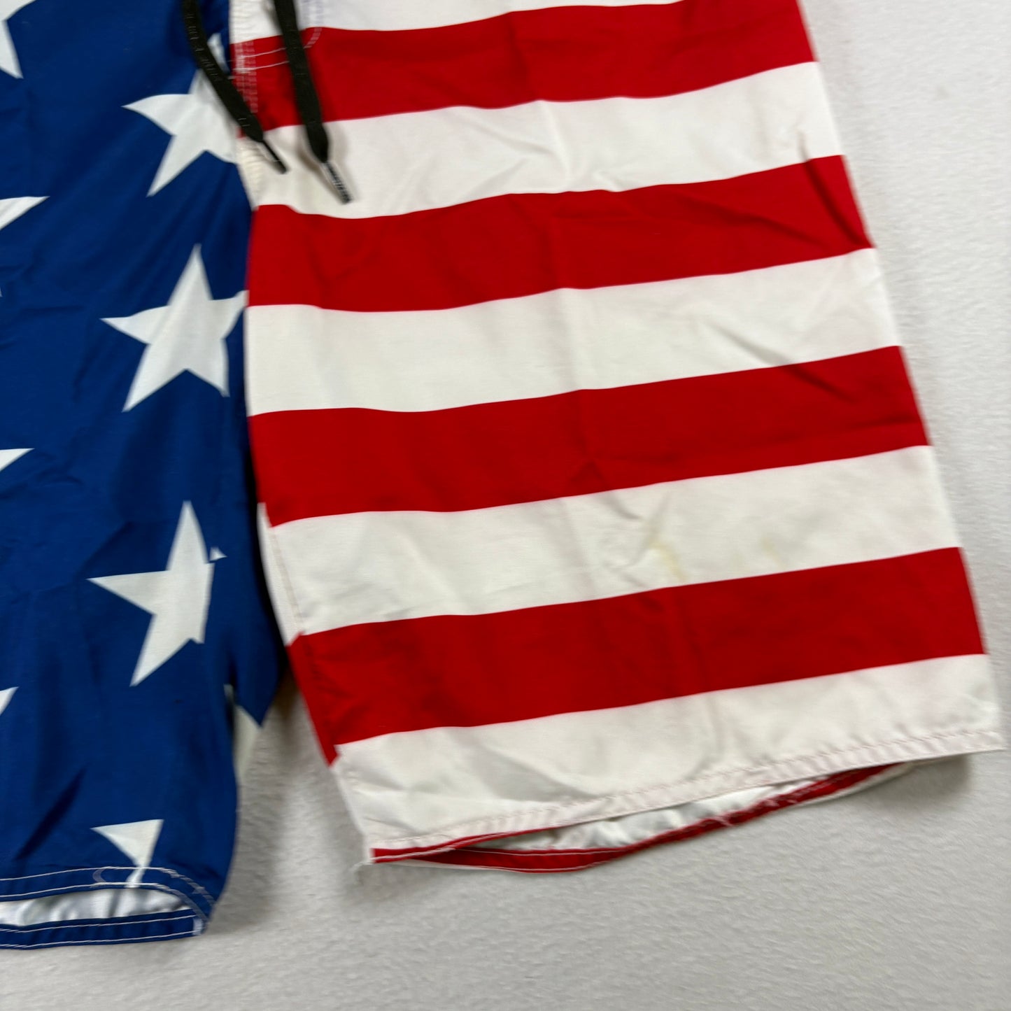 Hang Ten Mens Board Shorts 34 USA Flag Swim Trunks Red White Blue Stars Stripes