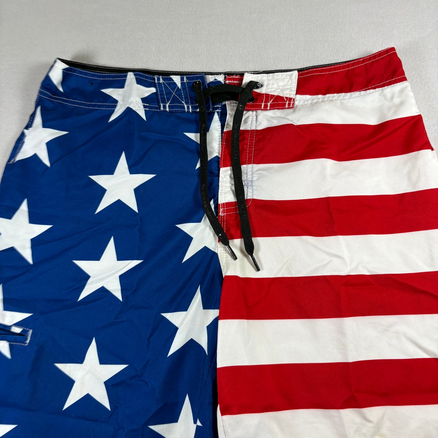 Hang Ten Mens Board Shorts 34 USA Flag Swim Trunks Red White Blue Stars Stripes