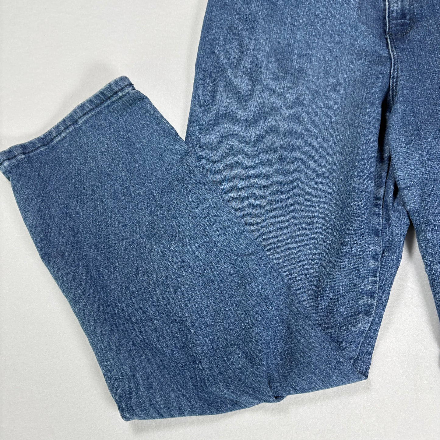 Gloria Vanderbilt Jeans Amanda Women’s 14 Short Blue Denim Classic Straight Pants