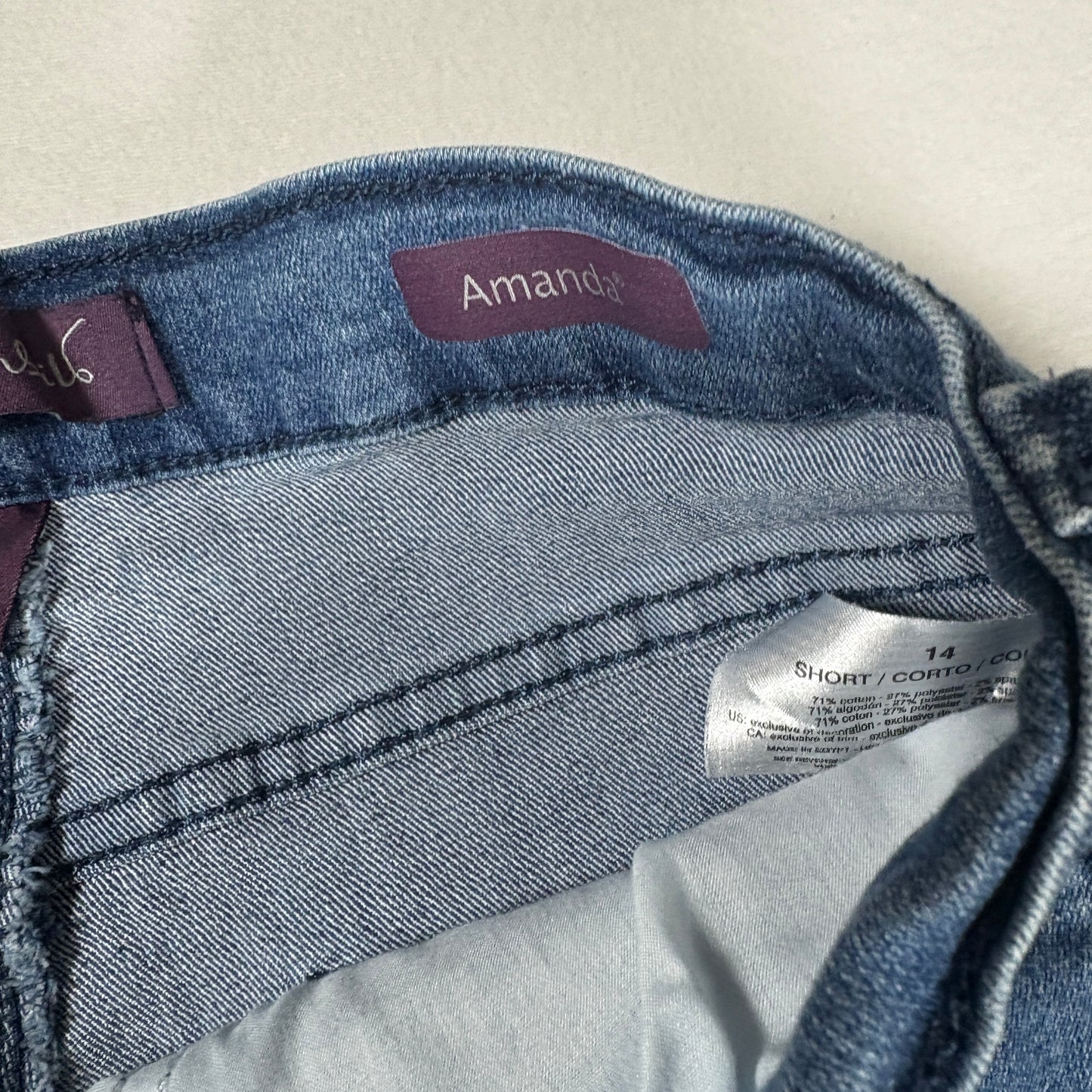 Gloria Vanderbilt Jeans Amanda Women’s 14 Short Blue Denim Classic Straight Pants