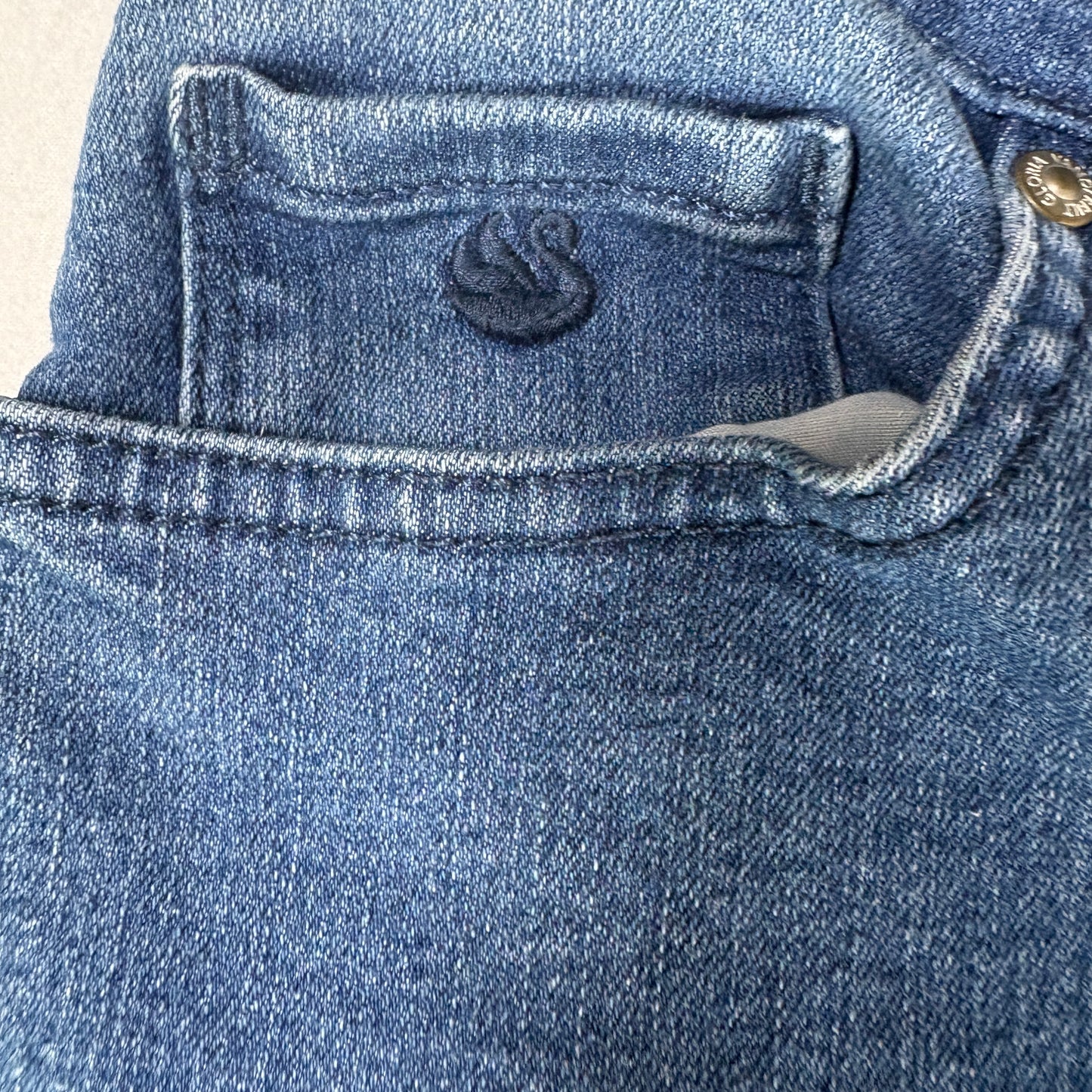 Gloria Vanderbilt Jeans Amanda Women’s 14 Short Blue Denim Classic Straight Pants