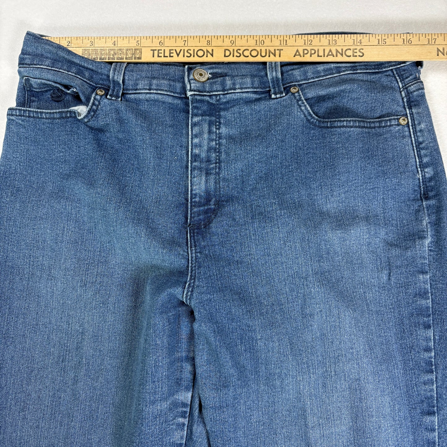 Gloria Vanderbilt Jeans Amanda Women’s 14 Short Blue Denim Classic Straight Pants