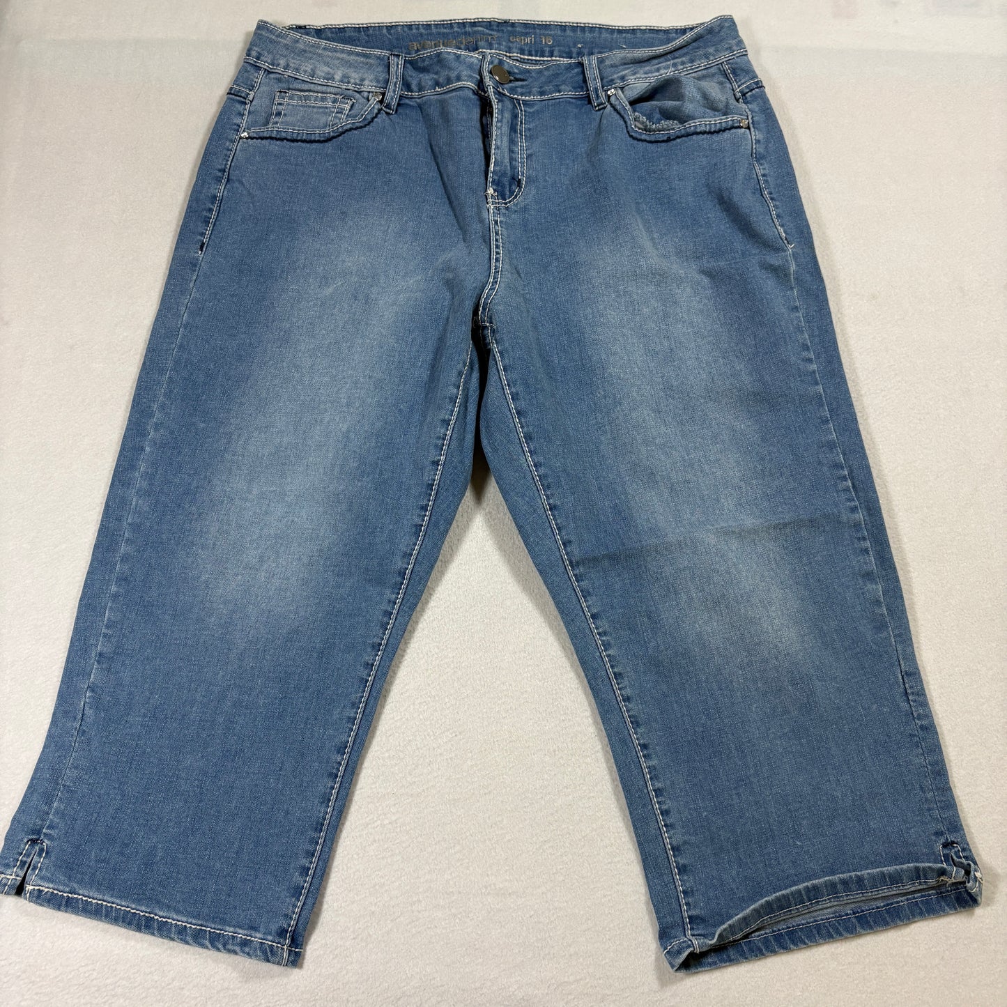 Avenue Denim Capri Jeans Womens 16 Blue Stretch Mid Rise Plus Size