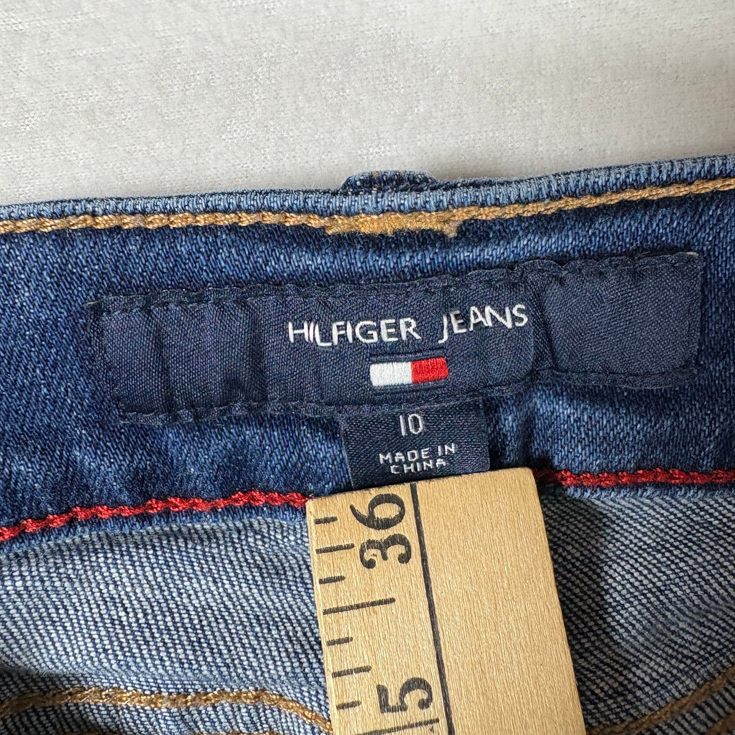 Tommy Hilfiger Jeans Womens Sz 10 Blue Denim Straight Mid Rise Classic Fit