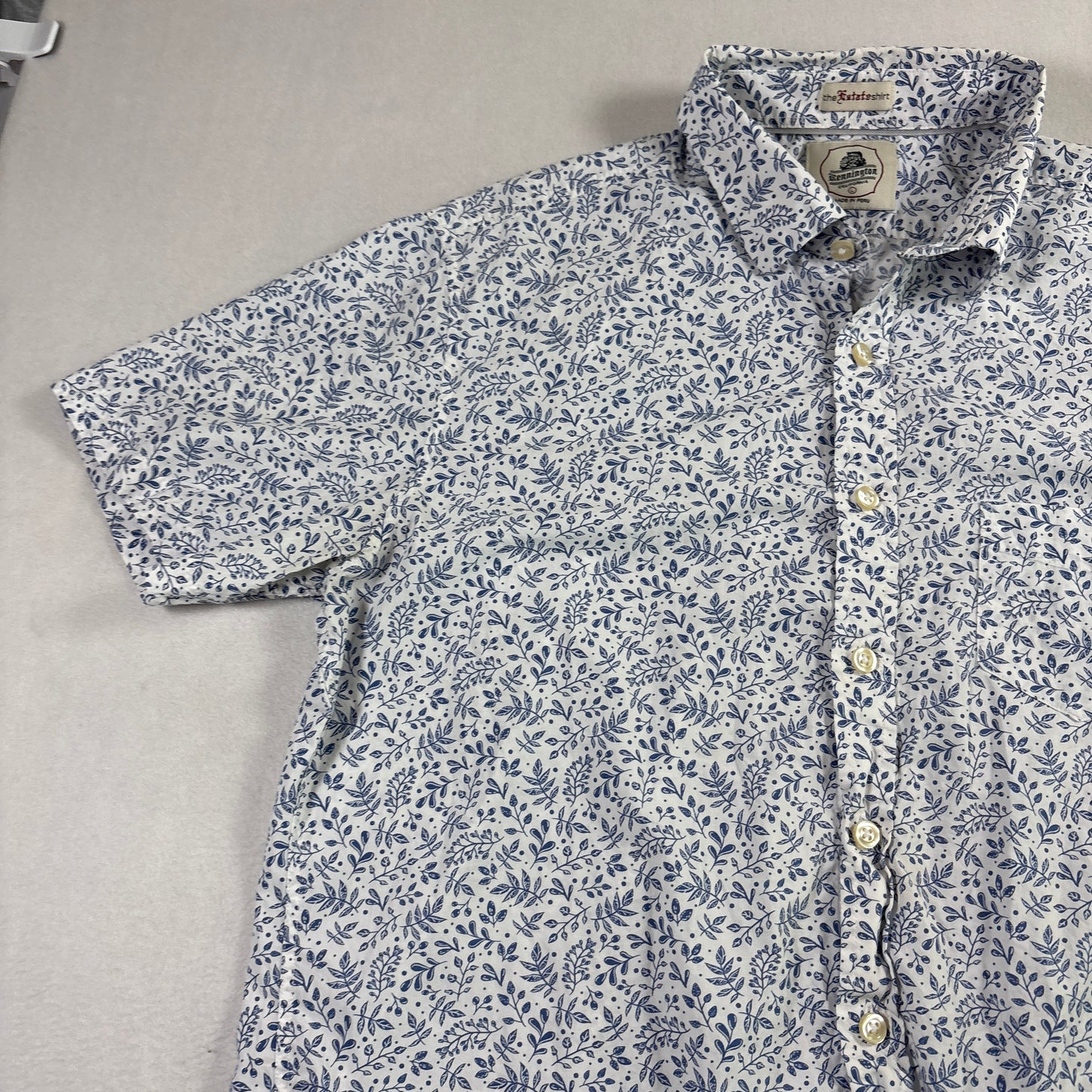 Kennington Mens Shirt L White Blue Floral Print Short Sleeve Button Up Casual