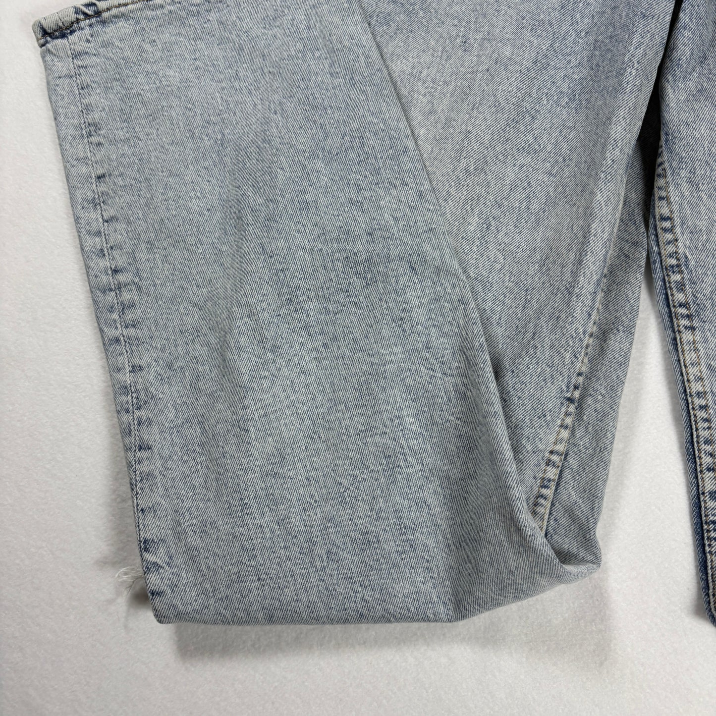 H&M Divided Jeans Womens 6 Light Wash High Rise Distressed Ripped Straight Leg