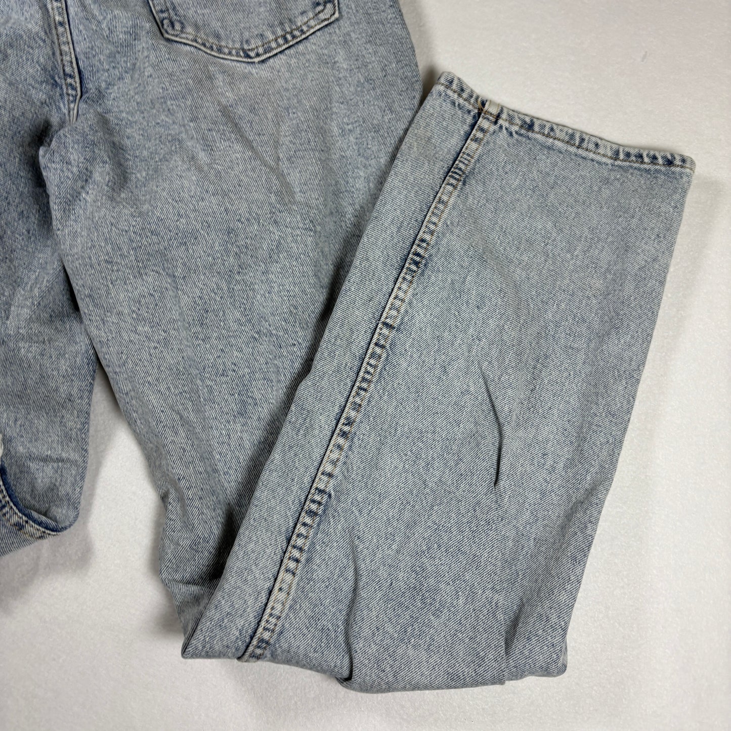 H&M Divided Jeans Womens 6 Light Wash High Rise Distressed Ripped Straight Leg