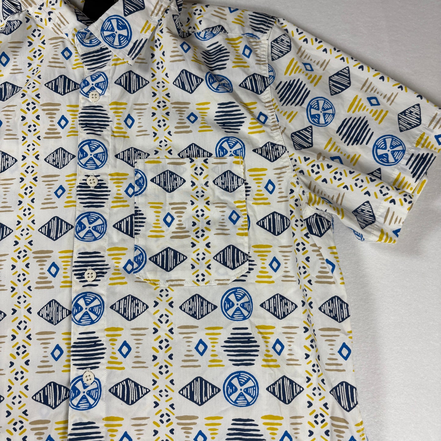 The North Face Men’s Shirt L Short Sleeve Button Front Geometric Print Cotton