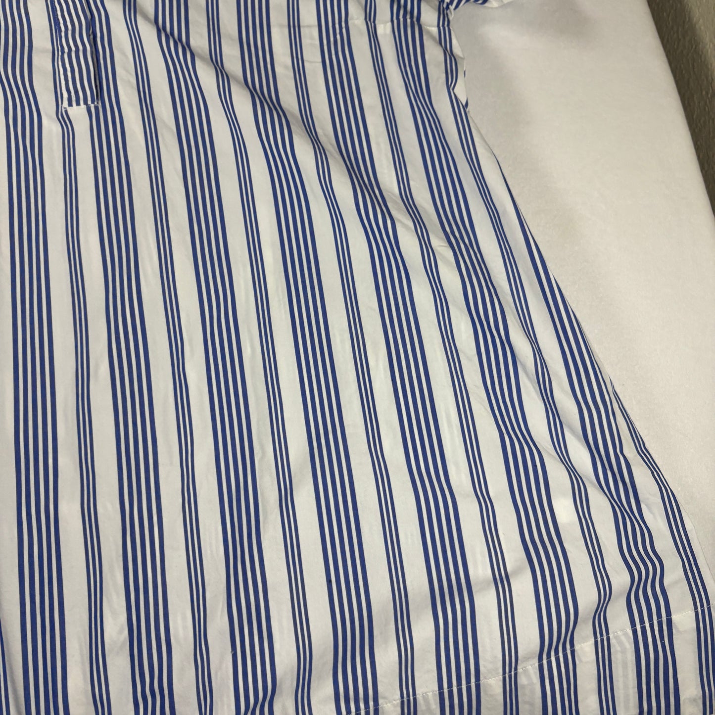 Old Navy Men’s Shirt XXL Blue White Striped Short Sleeve Casual Button Front