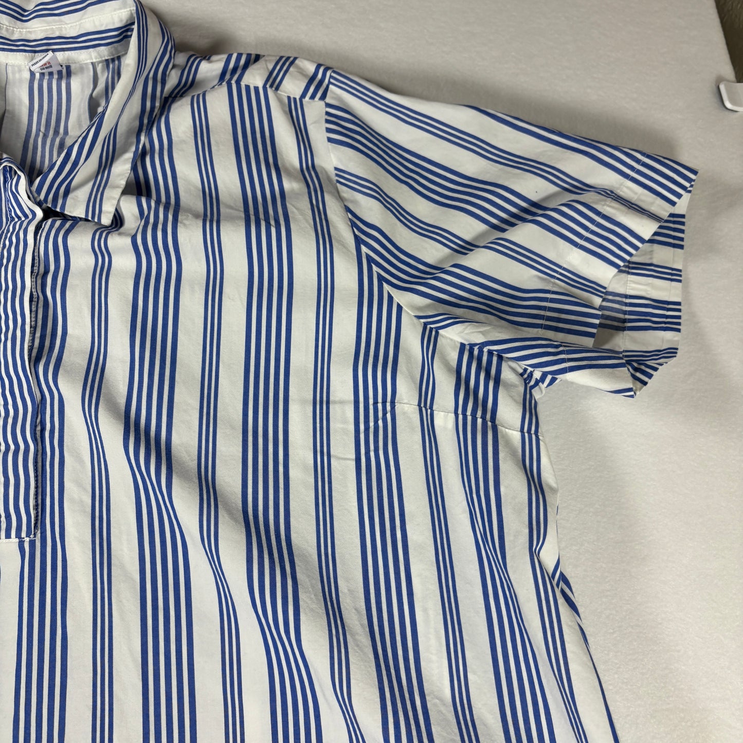 Old Navy Men’s Shirt XXL Blue White Striped Short Sleeve Casual Button Front