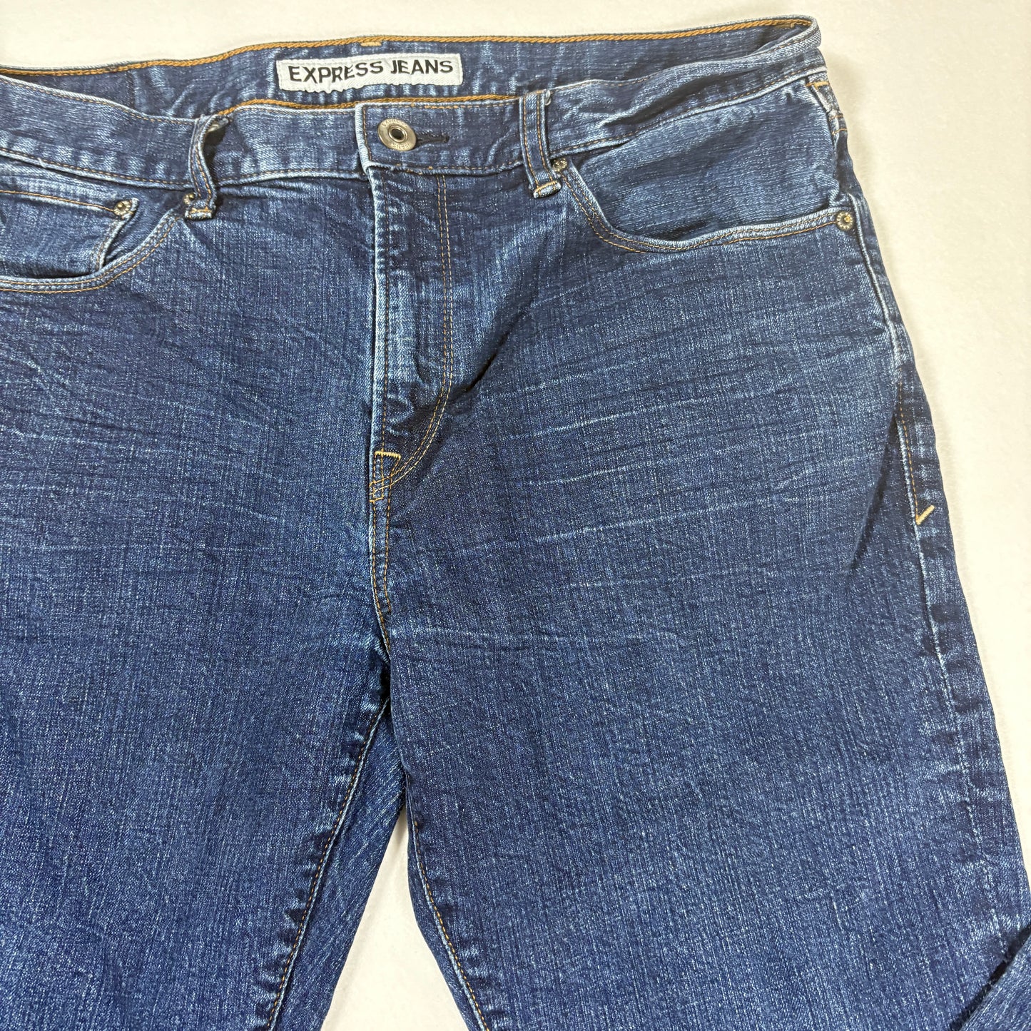 Express Jeans Men’s Straight Leg Denim Blue 34x30 Classic Mid Rise Casual Pants