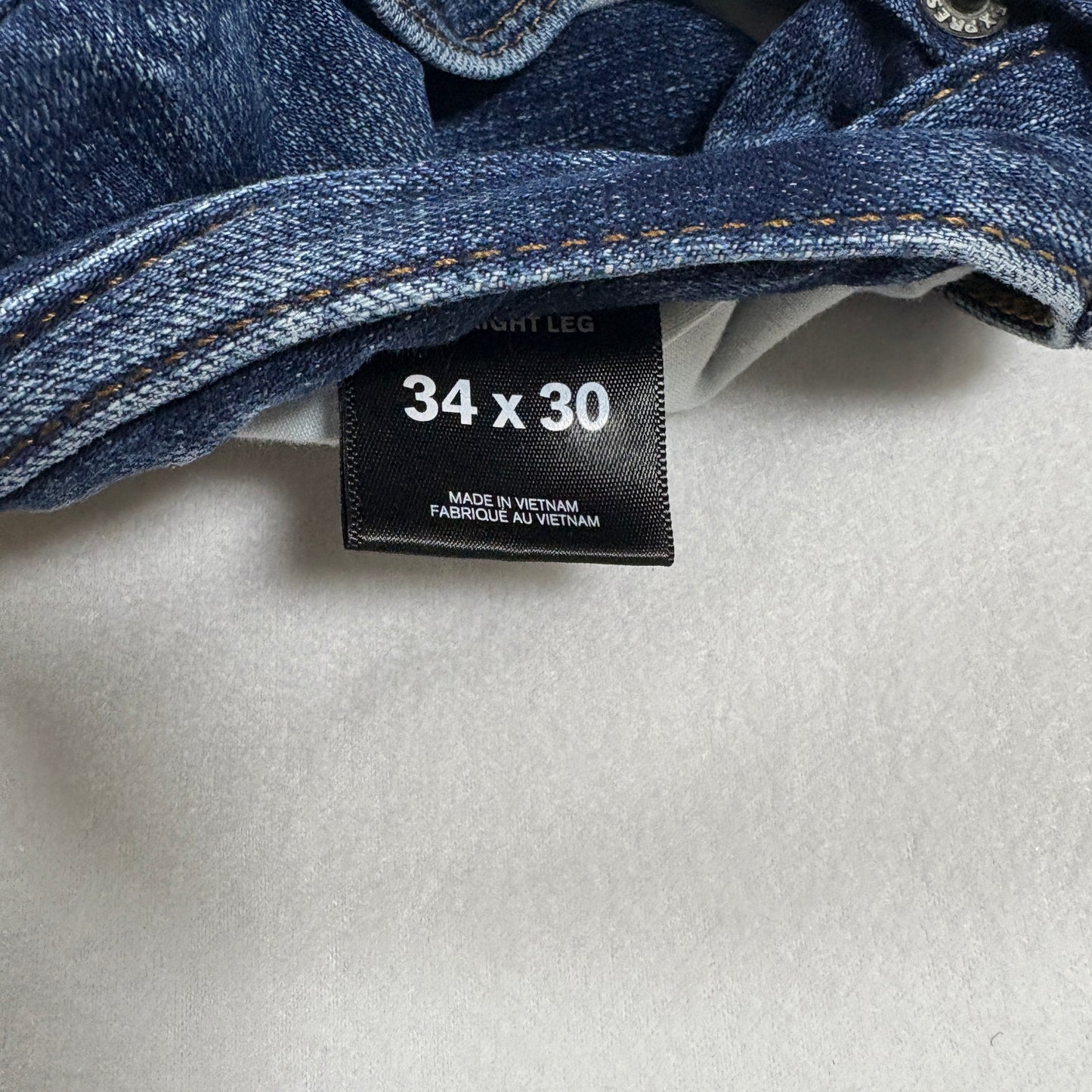 Express Jeans Men’s Straight Leg Denim Blue 34x30 Classic Mid Rise Casual Pants