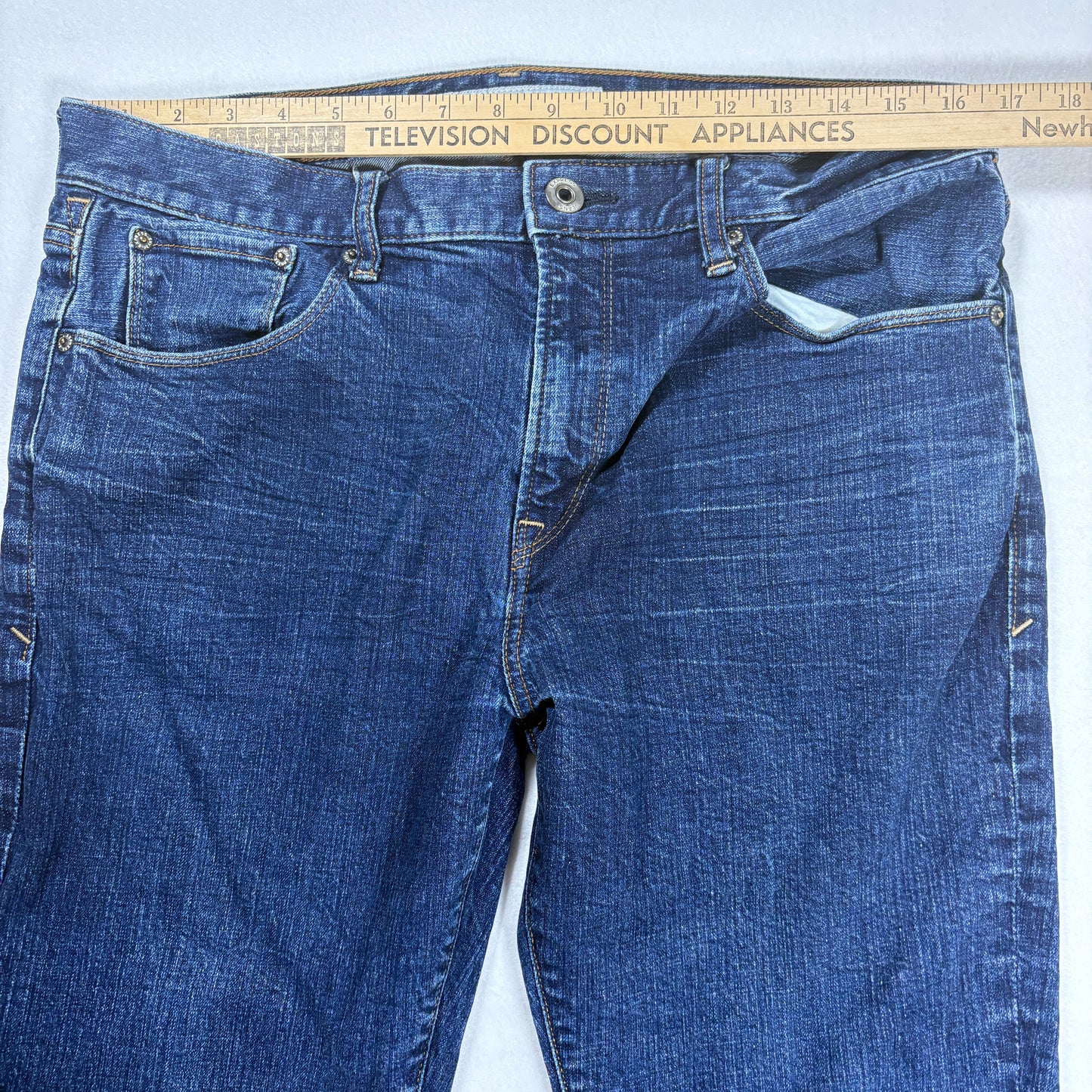 Express Jeans Men’s Straight Leg Denim Blue 34x30 Classic Mid Rise Casual Pants