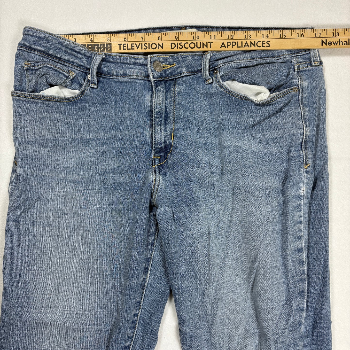 Levi’s 514 Men’s Jeans W32 L30 Straight Leg Light Wash Blue Denim Casual Pants