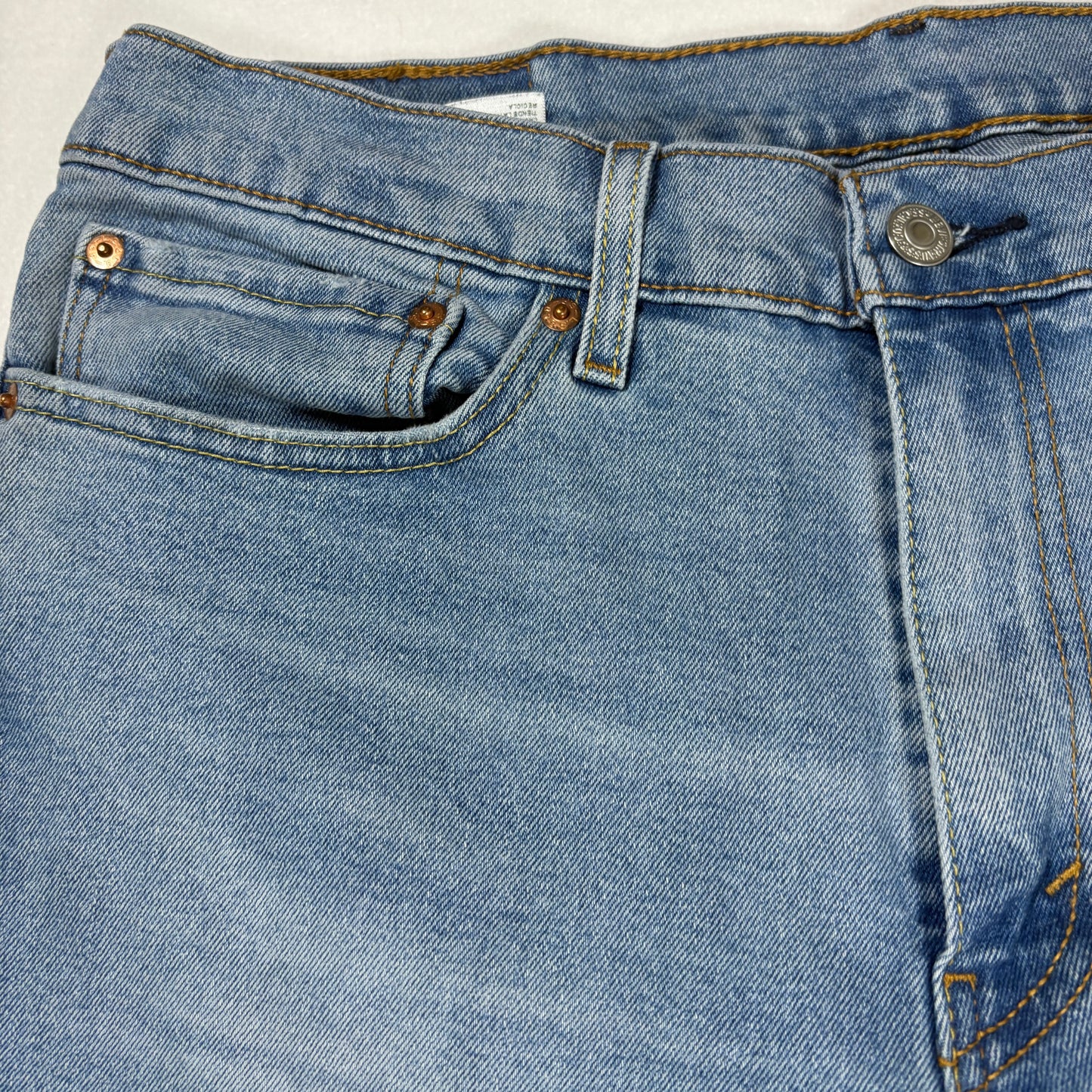 Levi’s 511 Men’s Jeans 34x30 Slim Fit Light Wash Blue Denim Faded Casual Pants