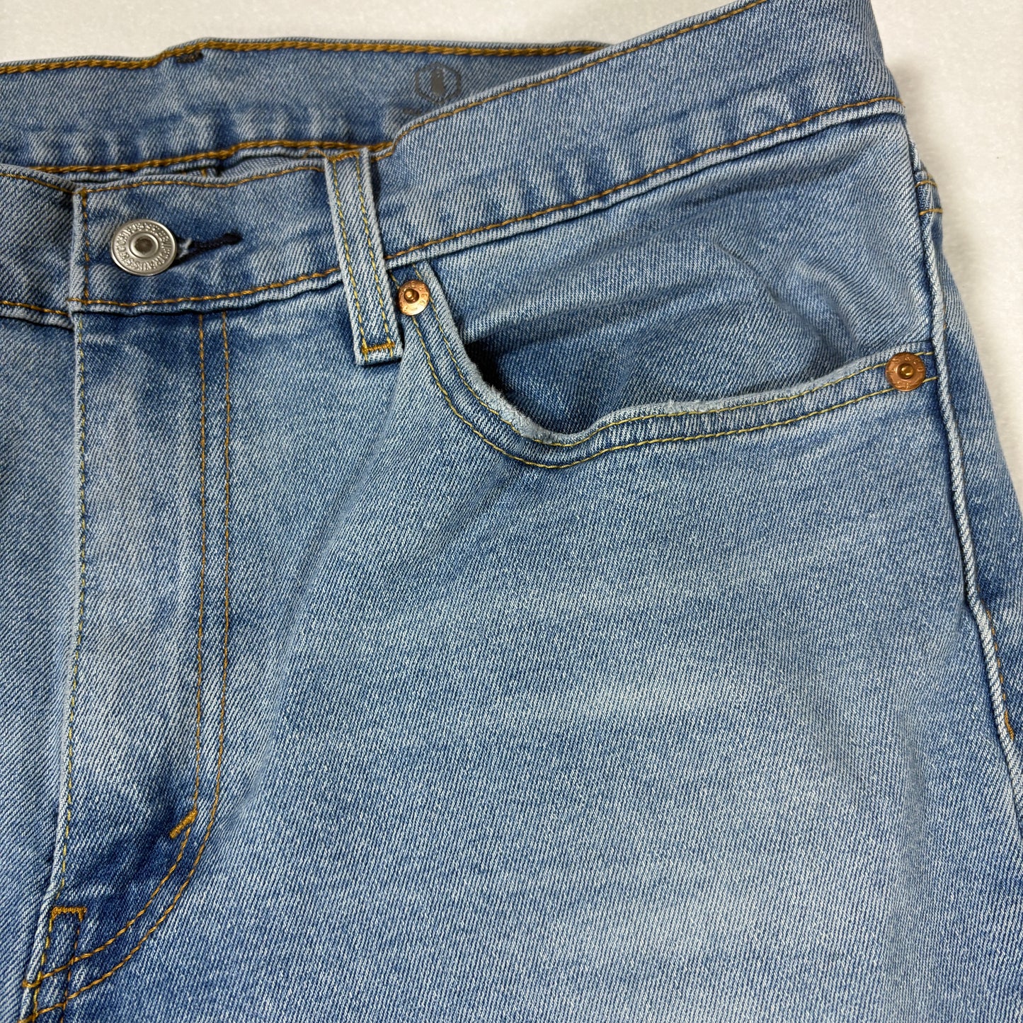 Levi’s 511 Men’s Jeans 34x30 Slim Fit Light Wash Blue Denim Faded Casual Pants